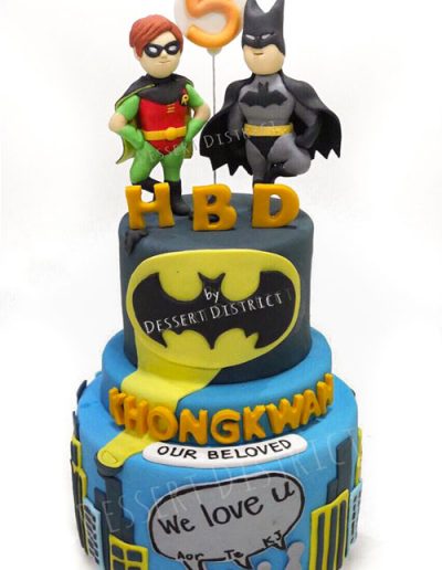 Batman and Robin 2-layer fondant cake