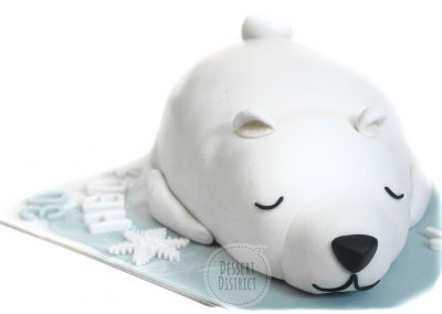 White polar bear theme cake